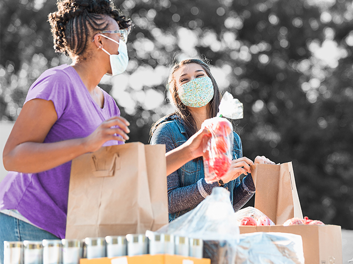 volunteers at food pantry